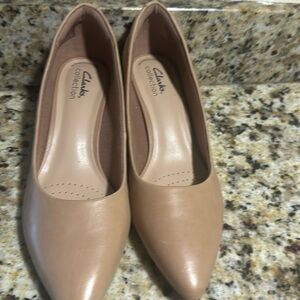 Shoes Clarks size 8